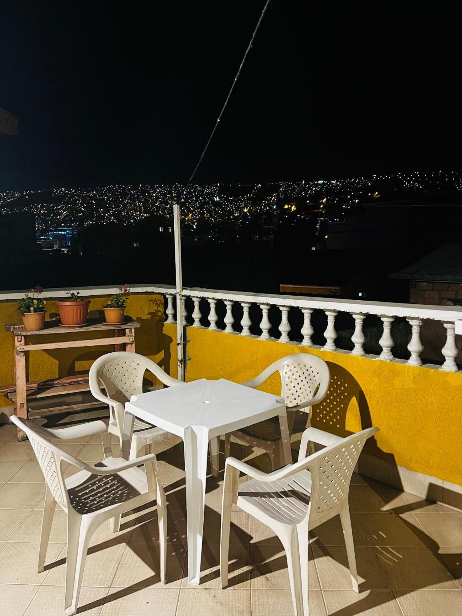 La Casa Bonita Hostal La Paz